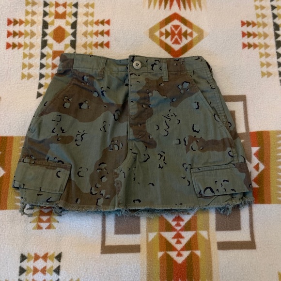 UO Cargo Camp Miniskirt - Picture 1 of 5